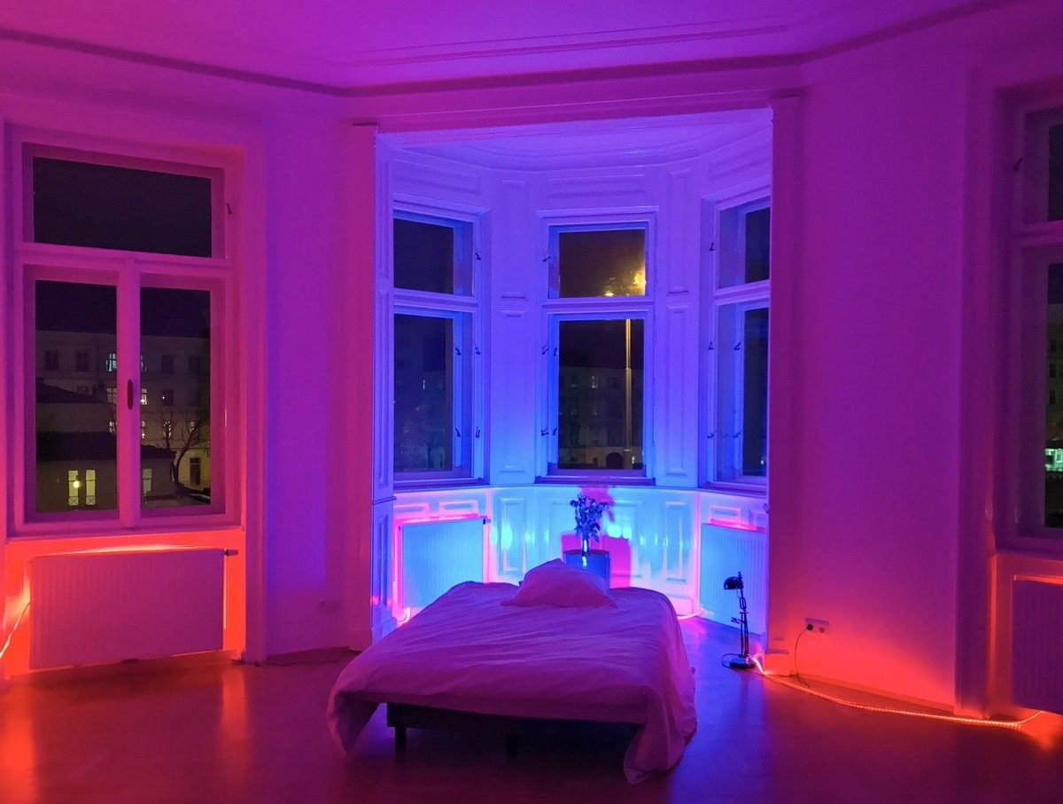 Комната С Фиолетовой Подсветкой