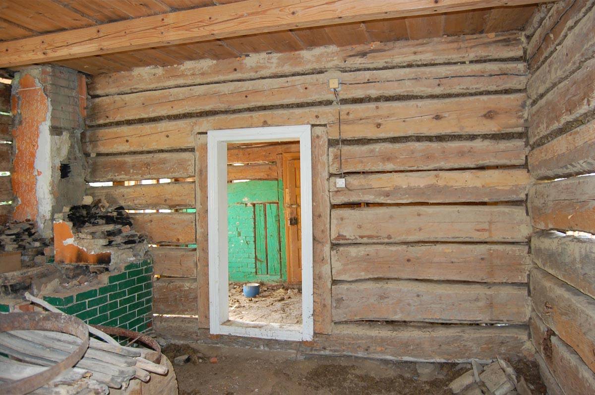 Ремонт деревянного дома своими руками (48 фото). реставрация стен. обустройство кухни и ванной. отделка потолка