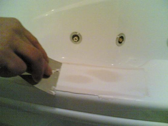 Чем заделать трещину в ванной