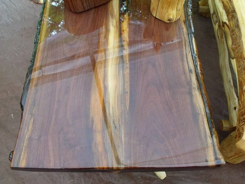 Жидкое стекло для дерева: необходимость защиты материала, характеристики