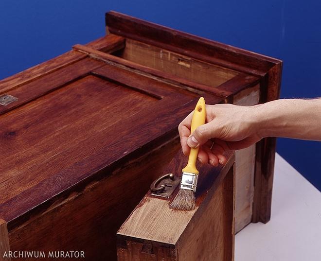 Подготовка деревянных поверхностей к оштукатуриванию и окрашиванию: какие материалы и инструменты потребуются, чем пропитать покрытие перед окраской и иной работой?