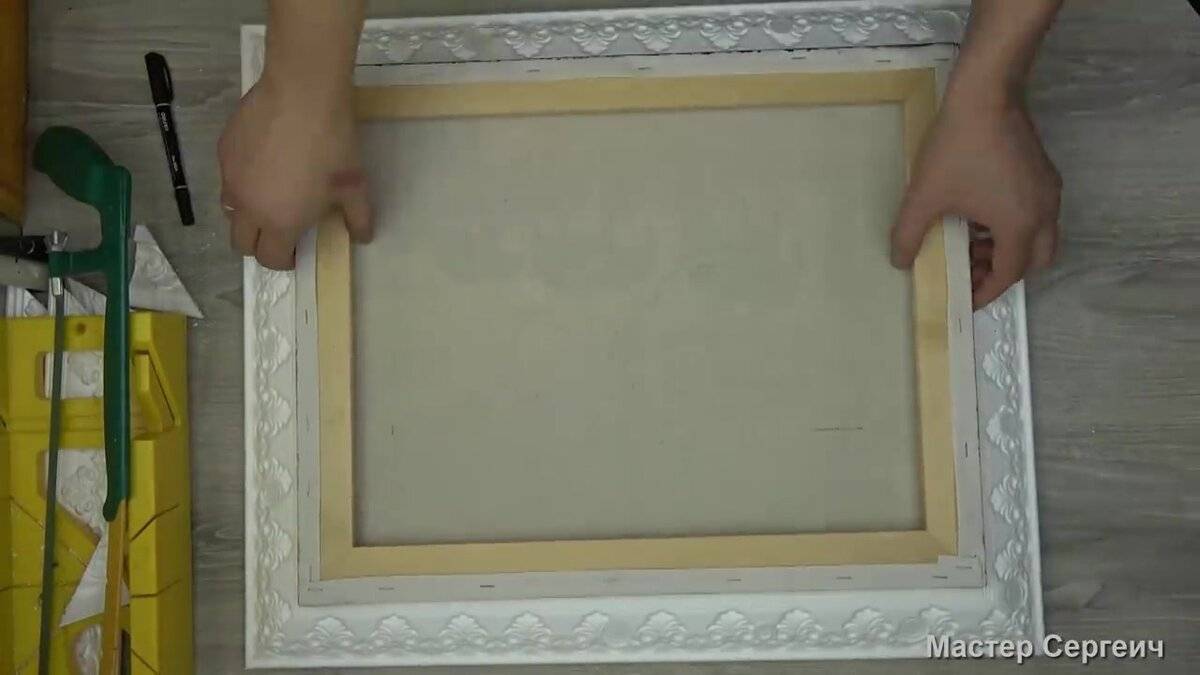 Легко и быстро – правила изготовления рамки для зеркала из потолочного плинтуса своими руками – сделаем мебель сами
