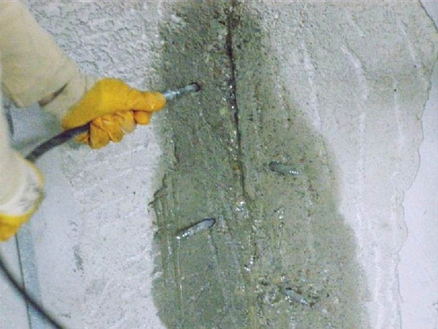 Дефекты бетона и их устранение: типы повреждений, причины