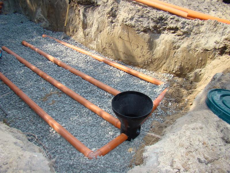 Как сделать выгребную яму с переливом в частном доме своими руками