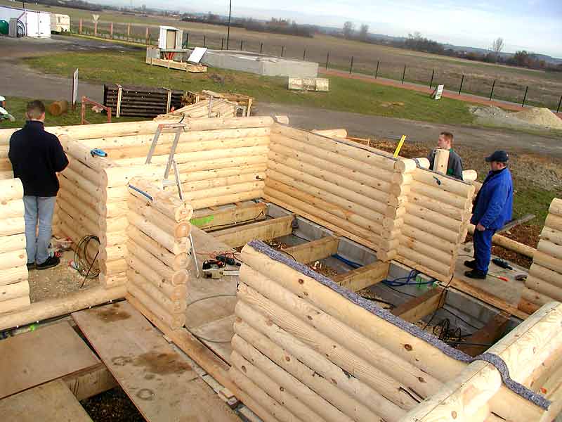 Как построить дом из бревен и бруса своими руками