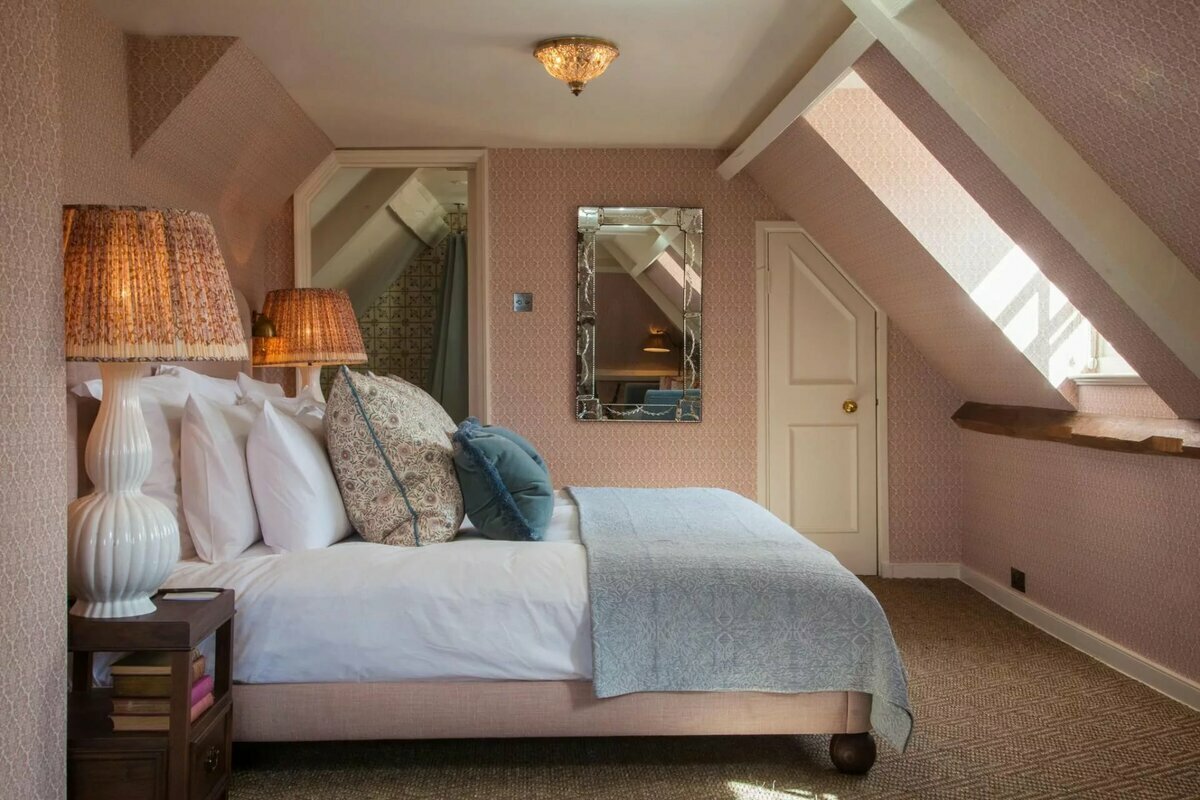24 волшебных примера создания уютной спальни на чердаке