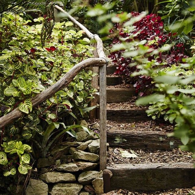 Создание лестниц и ступенек в саду - это отличное дополнение к общему дизайну ландшафта