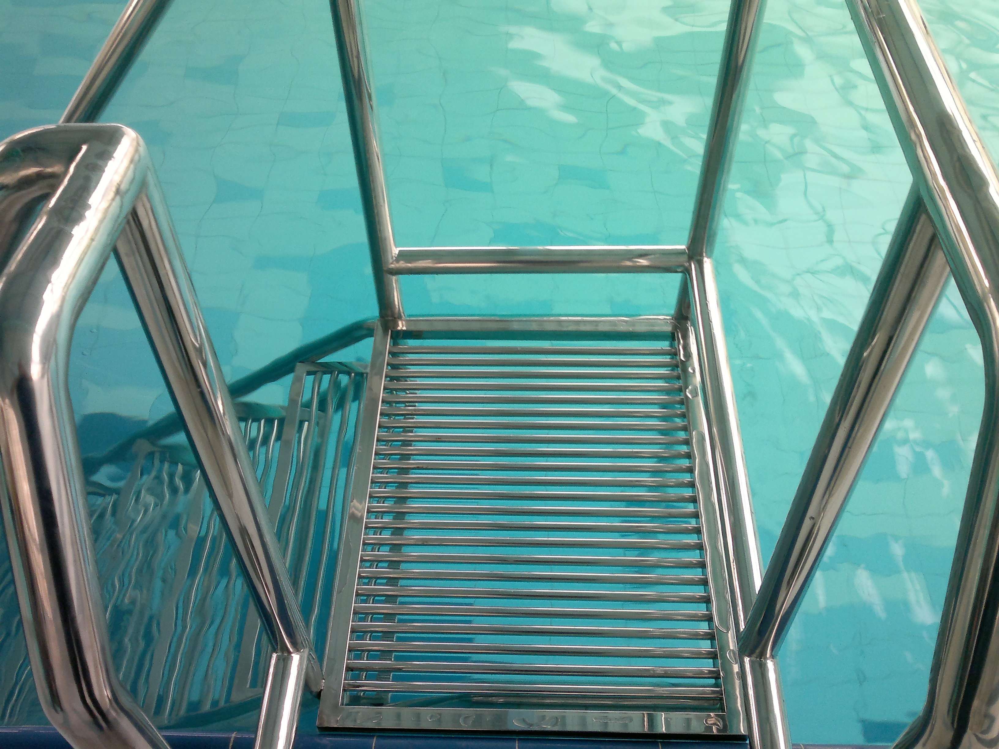 Лестницы для бассейна своими руками | housedb.ru