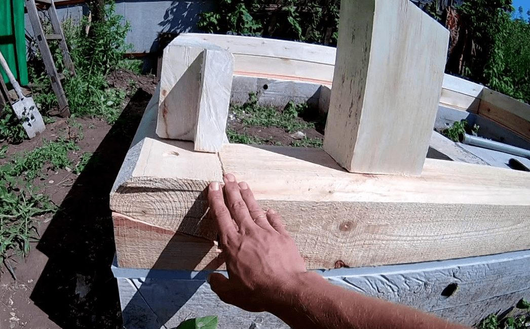Строим надежный каркасный дом из бруса