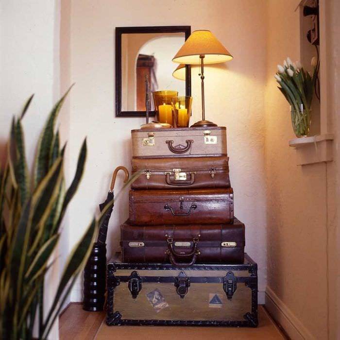 Декор старого чемодана - идеи и применение в интерьере +75 фото